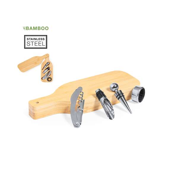 Set de vinos presentado en un diseño inspirado en botella de vino y tallado en bambú, con accesorios en acero inox. Incluye sacacorchos de 2 tiempos con cortacápsulas y abridor; tapón, dosificador y recogegotas. Presentado en estuche individual de bambú con interior troquelado.