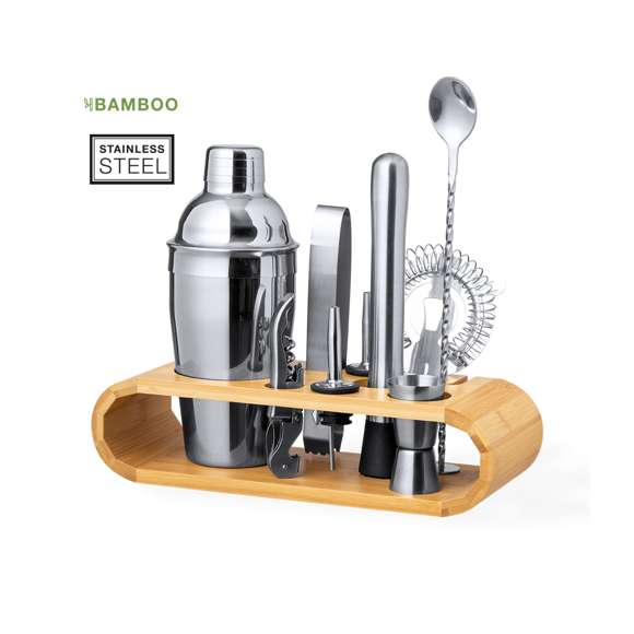 Elegante set de cóctel en acero inox. Completo set que combina conceptos modernos a la par que tradicionales. Incluye todos los utensilios esenciales para configurar los mejores cócteles. Con original base de bambú para guardar y exponer todos los utensilios. Presentado en distinguida caja de diseño kraft.Accesorios incluidos:- 1 coctelera- 1 mortero- 1 vaso medidor de 15/30 ml- 1 pinza para hielo- 1 filtro- 1 abridor/sacacorchos- 1 cucharilla mezcladora- 2 tapones dosificadores