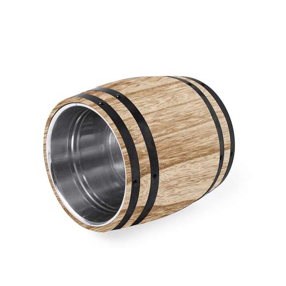 Original cubo de acero con exterior de madera. Forma de barril para conservar bebidas frías o hielos gracias a su doble pared de acero inox con 3L de capacidad. Presentado individualmente en caja de diseño kraft.
