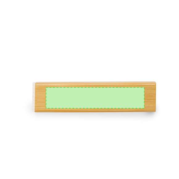 Batería auxiliar externa fabricada en bambú, con capacidad de carga de 2.200 mAh. Fácil de transportar gracias a su reducido tamaño, con salida y entrada USB y Tipo C. Especialmente diseñada para marcaje en láser. Incluye cable Micro USB y se presenta en una atractiva caja de diseño. Disponible manual de instrucciones en español e inglés.Materiales como el bambú fomentan la utilización de materias primas naturales, reduciendo las emisiones contaminantes. Proviene de una planta de gran resistencia y versatilidad, con crecimiento y regeneración rápidos, siendo una excelente alternativa al uso de madera tradicional.Las capacidades mostradas en todas nuestras baterías auxiliares externas son reales, incorporando todas ellas baterías de grado A y no recicladas, con una vida útil de al menos 500 ciclos de carga y según normativa CE. Además, están fabricadas conforme a los estándares RoHS y en cumplimiento con los siguientes requisitos de seguridad:Sistema de protección contra sobrecarga del power bank. Sistema de protección contra descarga completa que proporciona una mayor durabilidad del power bank. Sistema de bloqueo para evitar cortocircuitos. Sistema de transferencia de carga constante, acorde con la capacidad del dispositivo de destino.4000 mAh. Salida USB. Entrada Micro USB