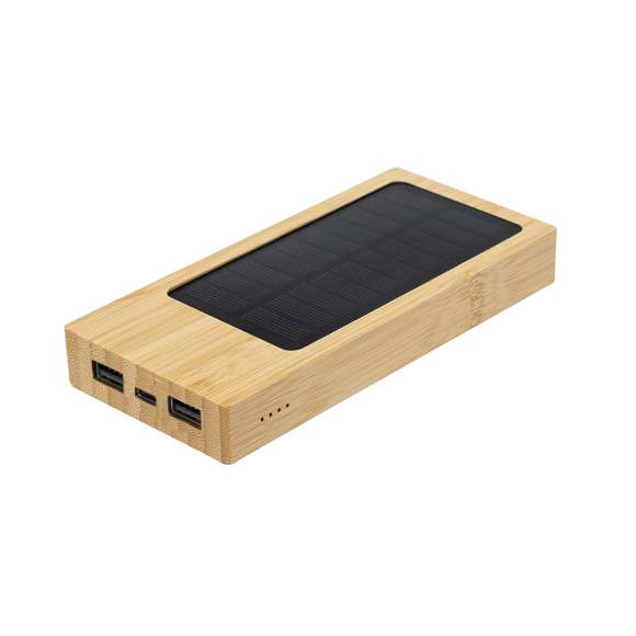 Batería auxiliar externa de recarga solar y 4.000 mAh de capacidad de carga. Fabricada en bambú, con conector de entrada/salida Tipo C y 2 salidas USB. Presentada en caja individual de diseño kraft. Disponible manual de instrucciones en español e inglés.Las capacidades mostradas en todas nuestras baterías auxiliares externas son reales, incorporando todas ellas baterías de grado A y no recicladas, con una vida útil de al menos 500 ciclos de carga y según normativa CE. Además, están fabricadas conforme a los estándares RoHS y en cumplimiento con los siguientes requisitos de seguridad:Sistema de protección contra sobrecarga del power bank.Sistema de protección contra descarga completa que proporciona una mayor durabilidad del power bank.Sistema de bloqueo para evitar cortocircuitos.Sistema de transferencia de carga constante, acorde con la capacidad del dispositivo de destino.