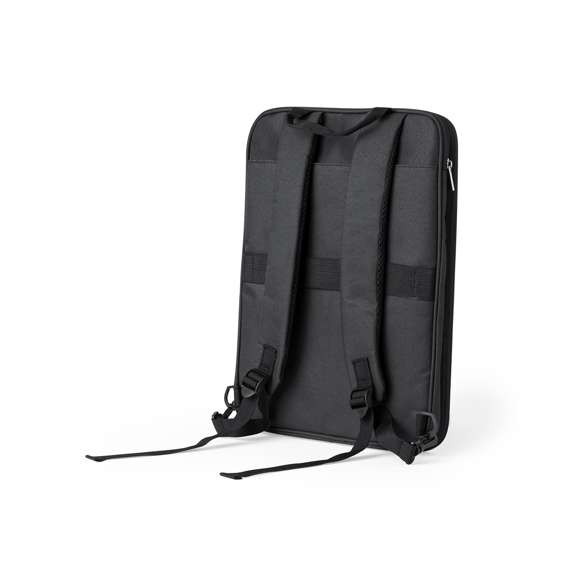 Mochila extensible confeccionada en resistente 600D RPET. Equipada con cierre de cremallera de doble tirador, con posibilidad para ampliar la capacidad. Su interior cuenta con compartimentos acolchados diseñados para tablet de hasta 10 pulgadas y portátil de hasta 15 pulgadas. Las cintas de hombros son acolchadas, ajustables y desmontables, permitiendo guardarlas en el bolsillo trasero. La mochila incluye una cinta para fijarla a las maletas y un asa superior para un fácil transporte en la mano. Logotipo RPET en etiqueta. Presentado en una bolsa individual reciclada. El material RPET se elabora a partir de plástico reciclado, para así fomentar la reutilización de residuos plásticos y ayudar a la sostenibilidad del planeta.