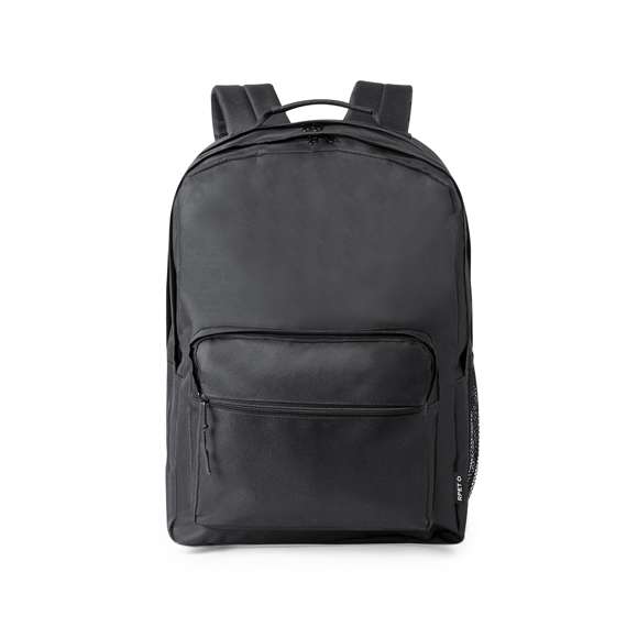 Mochila elaborada en resistente 600D RPET. Cuenta con dos bolsillos centrales con cierre de cremallera de doble tirador y dos bolsillos frontales para un acceso práctico. En su interior, dispone de bolsillo acolchado diseñado para portátil de hasta 15 pulgadas. La espalda y las cintas de hombros están acolchadas y son ajustables, incorporando un tejido transpirable. Además, presenta una cinta superior y un bolsillo lateral de rejilla. Logotipo RPET en etiqueta. Presentada en una bolsa individual reciclada. El material RPET se elabora a partir de plástico reciclado, para así fomentar la reutilización de residuos plásticos y ayudar a la sostenibilidad del planeta.