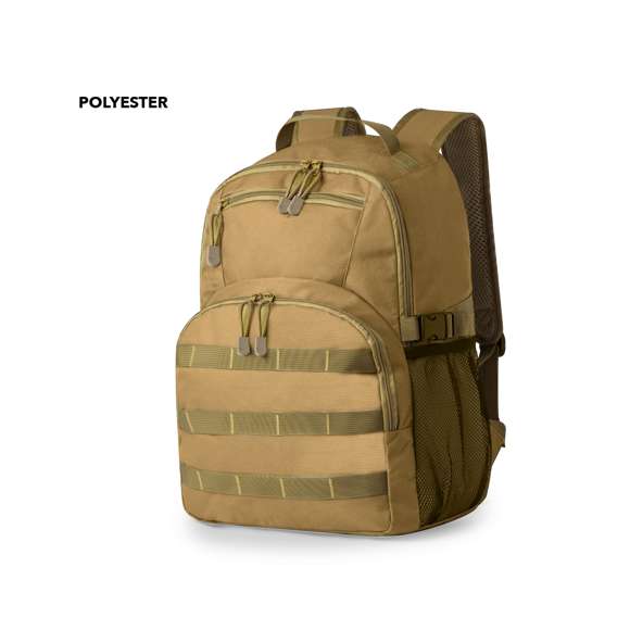 Mochila táctica en resistente poliéster 800D y en tonos marrón arena. Parte frontal con múltiples soportes elásticos para colgar los accesorios necesarios durante la aventura. Compartimento principal con cierre de cremallera de doble tirador y bolsillo. Incluye esquinas reforzadas, asa de transporte y bolsillos laterales de rejilla. Con espalda y cintas de hombros acolchadas y ajustables, presentada individualmente en bolsa reciclada.