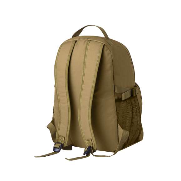 Mochila táctica en resistente poliéster 800D y en tonos marrón arena. Parte frontal con múltiples soportes elásticos para colgar los accesorios necesarios durante la aventura. Compartimento principal con cierre de cremallera de doble tirador y bolsillo. Incluye esquinas reforzadas, asa de transporte y bolsillos laterales de rejilla. Con espalda y cintas de hombros acolchadas y ajustables, presentada individualmente en bolsa reciclada.