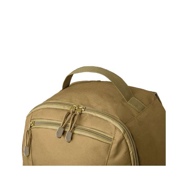 Mochila táctica en resistente poliéster 800D y en tonos marrón arena. Parte frontal con múltiples soportes elásticos para colgar los accesorios necesarios durante la aventura. Compartimento principal con cierre de cremallera de doble tirador y bolsillo. Incluye esquinas reforzadas, asa de transporte y bolsillos laterales de rejilla. Con espalda y cintas de hombros acolchadas y ajustables, presentada individualmente en bolsa reciclada.