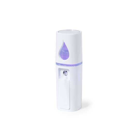 Fantástico vaporizador de bolsillo. Refrescante e hidratante pulverizador eléctrico crea una ligera bruma para rociar sobre la piel deslizando la tapadera protectora. Contenedor de 15 ml recargable con tapón de rosca, indicador de nivel y elegante luz morada. Con espejo en la tapadera. Funciona con batería de 250 mAh, cable incluido. Presentado en una caja individual.