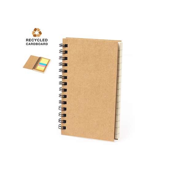 Bloc de notas con anillas y tapas blandas elaborado en cartón reciclado. Incluye 70 hojas blancas de disposición a una raya, 25 notas adhesivas de 4,5x5cm y 125 mininotas adhesivas de 1,5x5cm en variados colores. Presentado individualmente en bolsa de papel.El cartón reciclado proviene del reaprovechamiento de excedente de fabricaciones y reciclaje de papel en el final de su vida útil, convirtiéndose en un lienzo ecológico y sostenible.