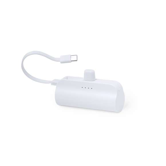 Batería auxiliar externa de 5.000 mAh de capacidad fabricada en resistente ABS. Con original diseño cilíndrico y patilla extraíble que lo convierte en soporte, para todo tipo de dispositivos móviles. Incluye dos salidas y una entrada Tipo C e indicador de estado de carga, con cable Tipo C incluido. Presentada en atractiva caja de diseño kraft, con manual de instrucciones en español e inglés.Las capacidades mostradas en todas nuestras baterías auxiliares externas son reales, incorporando todas ellas baterías de grado A y no recicladas, con una vida útil de al menos 500 ciclos de carga y según normativa CE.Además, están fabricadas conforme a los estándares RoHS y en cumplimiento con los siguientes requisitos de seguridad:Sistema de protección contra sobrecarga del power bank.Sistema de protección contra descarga completa que proporciona una mayor durabilidad del power bank.Sistema de bloqueo para evitar cortocircuitos.Sistema de transferencia de carga constante, acorde con la capacidad del dispositivo de destino.
