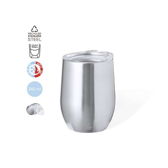 Vaso térmico fabricado en acero inox reciclado, con doble pared y 340 ml de capacidad. Incluye tapa transparente con cierre a presión y dosificador. Es ideal para tener en tu escritorio, mesa o en cualquier superficie donde disfrutar tranquilamente de tu bebida favorita. Con logotipo Acero Inox Reciclado. El acero es uno de los materiales más demandados y que puede encontrarse casi en todas partes, desde productos de uso diario a grandes construcciones. Con innumerables propiedades, entre las que cabe destacar la durabilidad y su alto grado de reutilización, convirtiéndolo en una alternativa muy valorada en soluciones de sostenibilidad. Debidamente tratado, permite obtener nuevos recursos de infinita utilización.