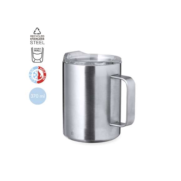 Taza térmica de sobremesa fabricado con acero inox reciclado de doble pared y 370 ml de capacidad. Con dosificador abrefácil en tapa, libre de BPA, y acabado plata. Con logotipo Acero Inox Reciclado. Presentada en caja individual de diseño kraft.El acero es uno de los materiales más demandados y que puede encontrarse casi en todas partes, desde productos de uso diario a grandes construcciones. Con innumerables propiedades, entre las que cabe destacar la durabilidad y su alto grado de reutilización, convirtiéndolo en una alternativa muy valorada en soluciones de sostenibilidad. Debidamente tratado, permite obtener nuevos recursos de infinita utilización.