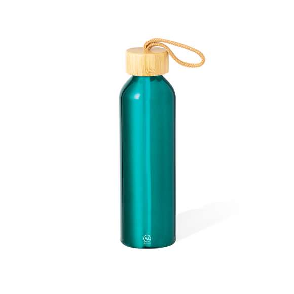 Bidón en Aluminio Reciclado de 600 ml de capacidad. De originales y variados colores pastel metalizados. Tapón a rosca en bambú con cordón de transporte trenzado. Presentado en una caja de diseño kraft.