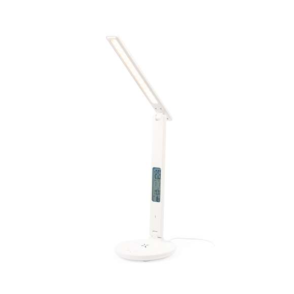 Lámpara multifunción plegable todo en uno, fabricada en resistente ABS blanco con acabado imitación piel. Provisto de 60 LEDs y 3 posiciones de iluminación (cálida, fría y media), con intensidad de luz regulable mediante el botón táctil de la base. Extensible y fácil de orientar, con pantalla de LCD integrada y retroiluminada, que marca hora, fecha, día y temperatura. Con botones de ajuste en la parte trasera y pila de botón incluida para guardar los datos. Incluye un cargador inalámbrico 10W integrado en la base, con entrada Tipo C y compatible con dispositivos móviles de carga inalámbrica. Con cable cargador Tipo C, y manual de instrucciones en español e inglés. Presentada en una atractiva caja de diseño kraft.