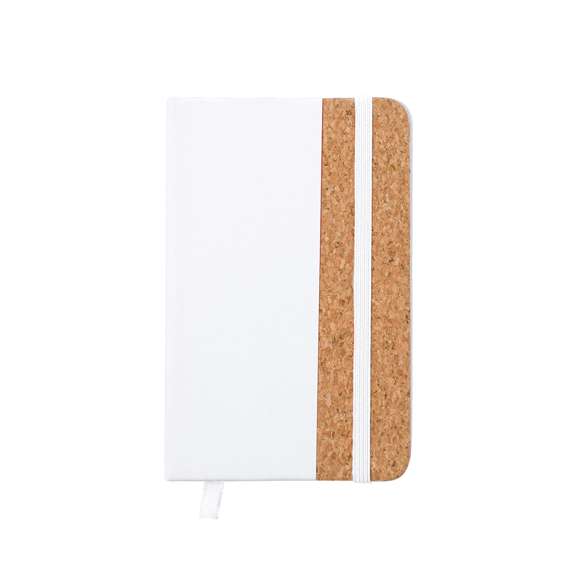 Bloc de notas con tapas rígidas elaboradas con suave corcho. Incluye 80 hojas lisas con elástico de sujeción y marcapáginas de tela a juego. Disponible en amplia gama de colores, con tacto exterior en combinación de corcho natural y polipiel. Presentado en bolsa individual. Elaborado con elementos vegetales para así fomentar la utilización de materias primas naturales y reducir las emisiones contaminantes.