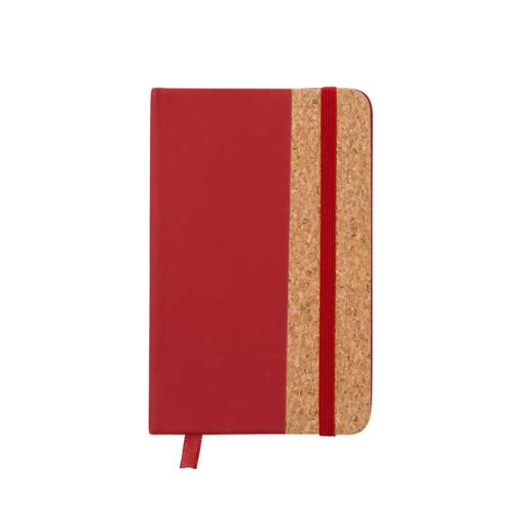 Bloc de notas con tapas rígidas elaboradas con suave corcho. Incluye 80 hojas lisas con elástico de sujeción y marcapáginas de tela a juego. Disponible en amplia gama de colores, con tacto exterior en combinación de corcho natural y polipiel. Presentado en bolsa individual. Elaborado con elementos vegetales para así fomentar la utilización de materias primas naturales y reducir las emisiones contaminantes.