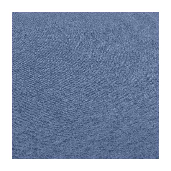 Camiseta para niño fabricada en material 60% algodón reciclado en combinación con RPET, tejido Single Jersey de 150g/m2. Disponible en variada gama de colores, con logotipo reciclado en etiqueta y en tallas 4-5, 6-8, 10-12.El material RPET se elabora a partir de plástico reciclado, para así fomentar la reutilización de residuos plásticos y ayudar a la sostenibilidad del planeta.