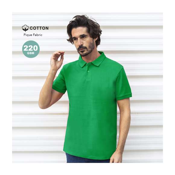 Polo de adulto de manga corta confeccionado en piqué 100% algodón peinado Ring Spun de 220g/m2. Tacto suave y corte moderno, con aperturas laterales en los bajos y disponible en variada gama de colores. Tapeta de dos botones, con doble costura en dobladillo y mangas, para una mayor durabilidad y resistencia al uso intensivo. Disponible en tallas S, M, L, XL, XXL y 3XL.