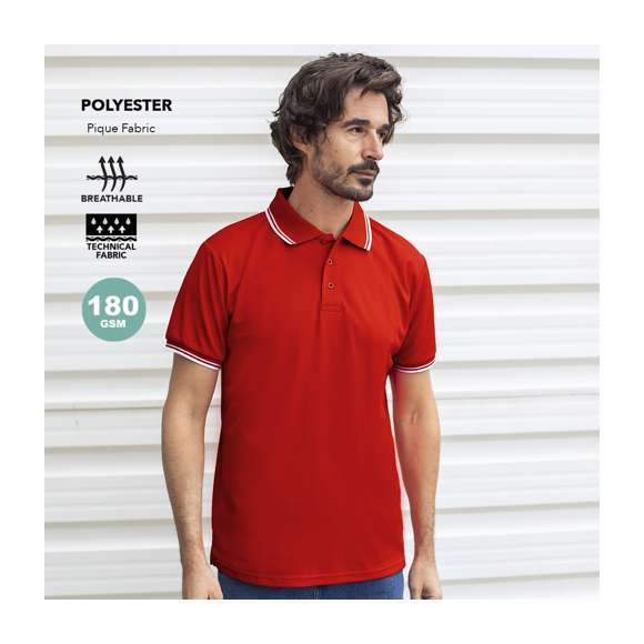 Polo de piqué transpirable en suave material 100% poliéster de 180g/m2. Con tres botones de cierre a juego y aperturas laterales en los bajos. Disponible en variada gama de colores, con detalles en contraste en cuello y mangas. Disponible en tallas XS, S, M, L, XL, XXL.
