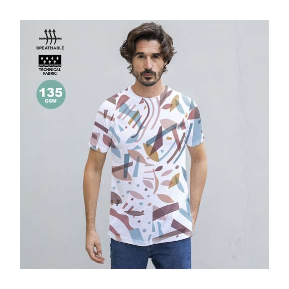 Camiseta técnica para adulto con innovador y original estampado. Confeccionada en poliéster de 135g/m2, transpirable y de suave tacto. Manga ranglán, cuello redondo y disponible en tallas XS, S, M, L, XL, XXL.