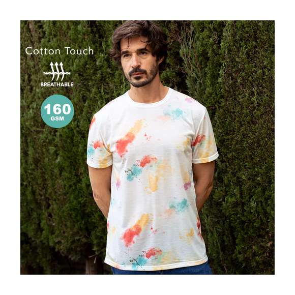 Camiseta para adulto en material 100% poliéster transpirable de 160g/m2 con textura de algodón. Con cuello redondo y atrevido diseño con estampados inspirado en una paleta de pinturas. Disponible en tallas S, M, L, XL, XXL.