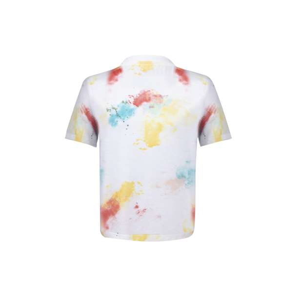 Camiseta para niño en material 100% poliéster transpirable de 160g/m2 con textura de algodón. Con cuello redondo y atrevido diseño con estampados inspirado en una paleta de pinturas. Disponible en tallas 4-5, 6-8, 10-12.
