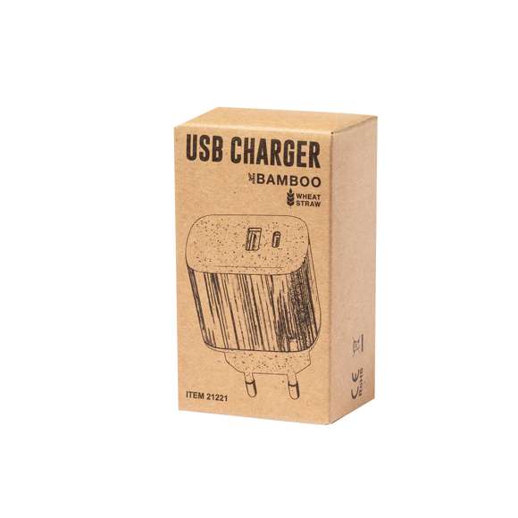 Cargador Tipo C y USB de pared con carga rápida, fabricado en combinación de bambú y caña de trigo. Enchufe europeo y presentado en atractiva caja individual de diseño kraft.Materiales como el bambú fomentan la utilización de materias primas naturales, reduciendo las emisiones contaminantes. Proviene de una planta de gran resistencia y versatilidad, con crecimiento y regeneración rápidos, siendo una excelente alternativa al uso de madera tradicional.La caña de trigo fomenta la utilización de materias primas naturales, reduciendo así las emisiones contaminantes.