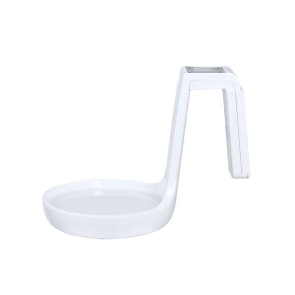 Báscula con jarra medidora integrada, fabricada en resistente combinación de PP y ABS. Pantalla LCD con control por botones y función de tara, con capacidad máxima para 5 kg de peso y válida para medir elementos líquidos o sólidos.Incluye Jarra medidora de 1L de capacidad, con multitud de opciones y vertedor para evitar derrames:-1L, con medidor lateral en tramos de 50 ml.-32 oz, con medidor lateral en tramos de 2 oz. -Medición rápida en volumen de tazas.Funciona con pila de botón (incluida) y viene presentada individualmente en caja.