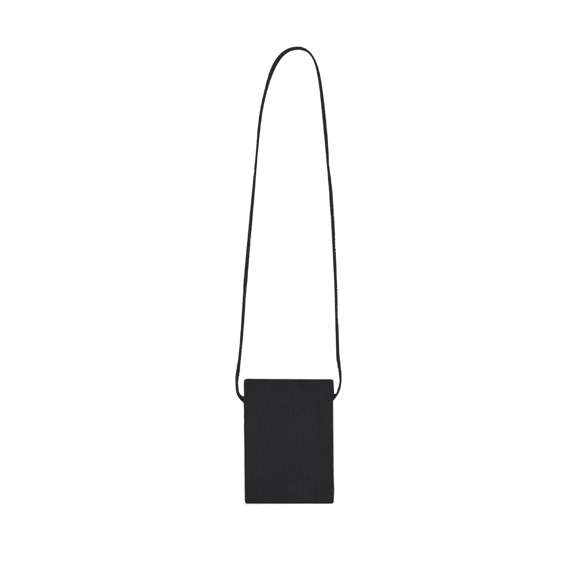 Portatodo fabricado en resistente poliéster de 260g/m2. De acabado cosido con tacto de pana en variados y alegres colores con bolsillo de gran capacidad. Asas largas de 100cm de cordón. Disponible en variada gama de colores.