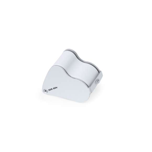 Lupa plegable doble con aumento 30x y 60x, fabricada en resistente metal. Con luces LED integradas y gran potencia de aumento para obtener una visión muy cercana de los detalles más pequeños y ampliación sin distorsión. Ideal para inspeccionar objetos de tamaño reducido, textos, etc. Además, tiene un accesorio para colgar, y viene dentro de un estuche con interior acolchado para una mayor protección. Alimentación a pilas (de botón incluidas), con llave especial para reemplazarlas cuando se agoten. Presentada en caja de cartón negra.