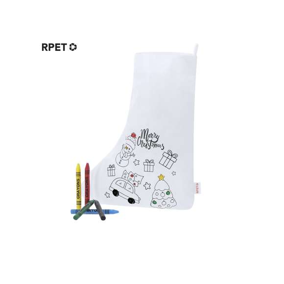 Calcetín de non-woven RPET en color blanco, especialmente diseñado para colorear con ceras. Diseño frontal de divertidos dibujos navideños, incluyendo 5 ceras en variados colores. Con cinta para colgar y de acabado termosellado. Incluye distintivo RPET en etiqueta.El material RPET se elabora a partir de plástico reciclado, para así fomentar la reutilización de residuos plásticos y ayudar a la sostenibilidad del planeta.