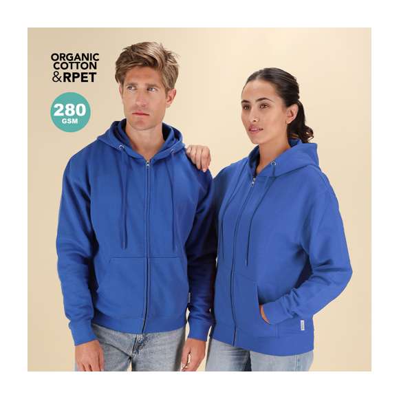 Sudadera Unisex con capucha y cremallera de Algodón Orgánico y Poliéster Reciclado, en suave felpa perchada de 280 g/m2. Con capucha forrada de doble capa, cordones redondos ajustables -con topes a juego- y ojales metálicos. Puños y cintura de punto canalé de elastano y bolsillo frontal tipo canguro. Apertura de cremallera oculta metálica, con cubrecosturas reforzado en cuello. Incluye etiqueta distintiva eco.