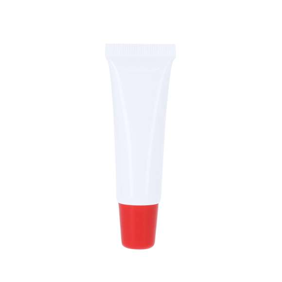 Barra de bálsamo labial en formato crema. Cómoda aplicación por su extremo en forma de labial, con protección SPF15 y aroma vainilla.
