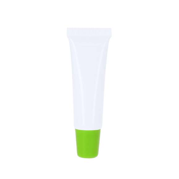 Barra de bálsamo labial en formato crema. Cómoda aplicación por su extremo en forma de labial, con protección SPF15 y aroma vainilla.