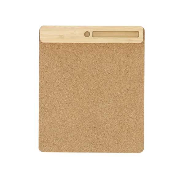 Alfombrilla multifunción fabricada en combinación de suave corcho y bambú. Flexible y con entrada Tipo C -cable incluido-, una salida Tipo C, y dos salidas USB; con función de sincronización de datos. Incluye soporte para smartphone y soporte para bolígrafos en la base de bambú. Es antideslizante y estable, garantizando una confortable experiencia de uso.Elaborado con elementos vegetales para así fomentar la utilización de materias primas naturales y reducir las emisiones contaminantes.Materiales como el bambú fomentan la utilización de materias primas naturales reduciendo las emisiones contaminantes. Además, el bambú proviene de una planta de gran resistencia y versatilidad, con crecimiento y regeneración rápida, siendo una excelente alternativa al uso de madera tradicional.