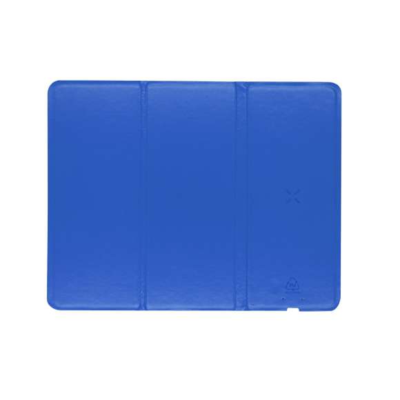 Alfombrilla plegable fabricada en suave PU Reciclada. Con cargador inalámbrico integrado de 10W. Compatible con dispositivos equipados con tecnología de carga inalámbrica. Base antideslizante y soporte multiposición para smartphone. Disponible en variados colores lisos. Con distintivo PU reciclado.La PU reciclada destaca por su resistencia y elasticidad. Este material reciclado y reciclable es una opción sostenible que rescata las fibras desechadas en los procesos de fabricación, minimizando así el desperdicio de material y contribuyendo a su vez a reducir el impacto ambiental, manteniendo a la vez sus propiedades originales.Fabricado conforme a los estándares RoHS y en cumplimiento con los siguientes requisitos de seguridad:Sistema de protección contra sobrecalentamiento. Sistema de protección contra sobrecarga. Sistema de bloqueo para evitar cortocircuitos.
