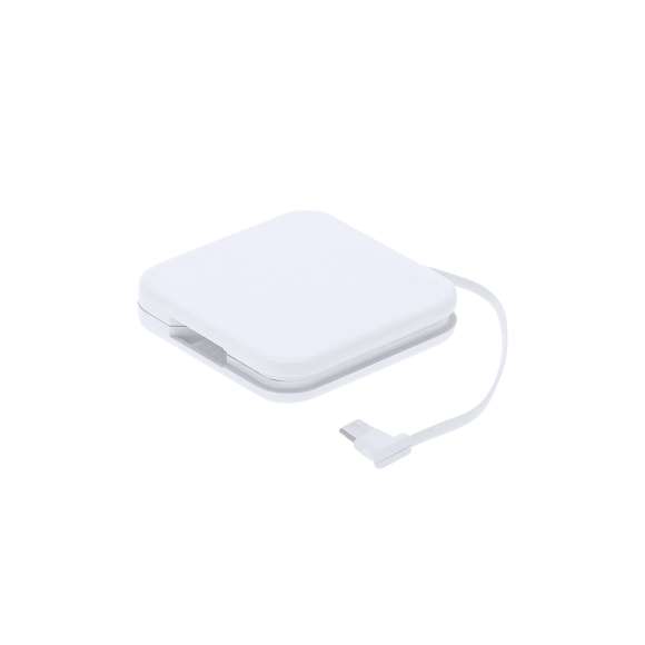 Batería auxiliar externa fabricada en resistente ABS. Con Cable de conexión Tipo C integrado. 1200 mAh. Conexión de entrada Tipo C.Las capacidades mostradas en todas nuestras baterías auxiliares externas son reales, incorporando todas ellas baterías de grado A y no recicladas, con una vida útil de al menos 500 ciclos de carga y según normativa CE. Además, están fabricadas conforme a los estándares RoHS y en cumplimiento con los siguientes requisitos de seguridad:Sistema de protección contra sobrecarga del power bank. Sistema de protección contra descarga completa que proporciona una mayor durabilidad del power bank. Sistema de bloqueo para evitar cortocircuitos. Sistema de transferencia de carga constante, acorde con la capacidad del dispositivo de destino.
