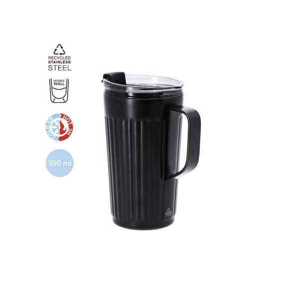 Taza térmica fabricada en Acero Inox Reciclado de doble pared y 350 ml de capacidad. Exterior en acabado biselado en color metálico mate. Incluye tapadera con sistema de cierre a presión transparente con orificio especial para pajitas, tapón de silicona y dosificador de fácil apertura abatible, libre de BPA. Base antideslizante de silicona y distintivo de Acero Inox Reciclado. El acero es uno de los materiales más demandados y que puede encontrarse casi en todas partes, desde productos de uso diario a grandes construcciones. Con innumerables propiedades, entre las que cabe destacar la durabilidad y su alto grado de reutilización, convirtiéndolo en una alternativa muy valorada en soluciones de sostenibilidad. Debidamente tratado, permite obtener nuevos recursos de infinita utilización.