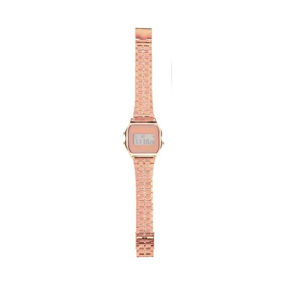 Reloj con sofisticado acabado metálico. Con pantalla con retroiluminación LED, que garantiza una lectura clara de la hora incluso en condiciones de poca luz. Ofrece una combinación de funciones prácticas, incluyendo hora, calendario, cronómetro y alarma, que permiten gestionar el tiempo de manera eficiente.Además, es resistente a salpicaduras, asegurando durabilidad y fiabilidad en el uso diario. Con tecnología moderna, elección ideal para quienes buscan un accesorio distintivo y funcional.