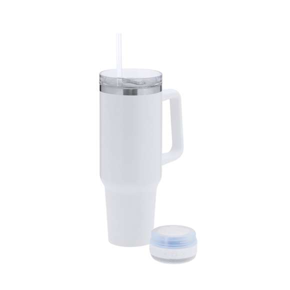 Taza térmica con Altavoz Bluetooth 5.3 de 3W integrado. Con 1,25L de capacidad, asa ergonómica y fabricado en acero inoxidable de doble pared, asegurando una durabilidad máxima y un excelente mantenimiento de la temperatura de las bebidas, ya sean frías o calientes. Es ideal para tener en tu escritorio, mesa o en cualquier superficie donde disfrutar tranquilamente de tu bebida favorita. La tapadera cuenta con un cierre a presión y un dosificador de fácil apertura, libre de BPA, garantizando seguridad y facilidad de uso. Cuenta con base antideslizante, a juego, que proporciona una mayor estabilidad. El altavoz Bluetooth integrado en la base de la taza es fácilmente extraíble gracias a su sistema de rosca, e incluye iluminación inteligente LED RGB, que se sincroniza al ritmo de la música, creando una experiencia visual y auditiva única. Además, la función manos libres permite atender llamadas sin necesidad de dejar lo que se está haciendo.