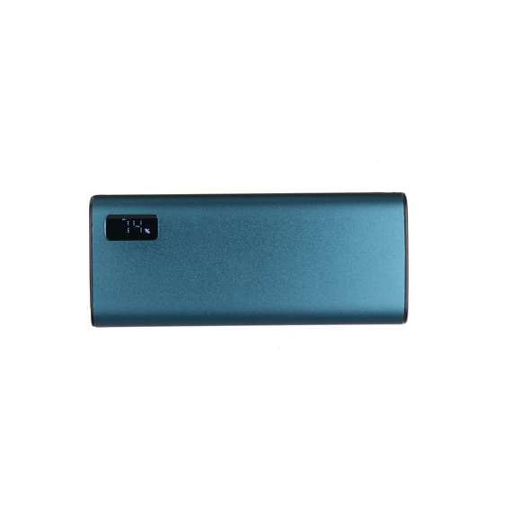 Batería auxiliar externa de gran capacidad de carga -10.000 mAh- fabricado en Aluminio Reciclado con acabado cromado. Con salidas 2 USB y Tipo C dual para cargar tres dispositivos simultáneamente y 1 conexión para entrada Tipo C -cable incluido-. Con pantalla display de estado de carga. Extremos en color negro con cuerpo en variados colores. El aluminio reciclado es un material con posibilidades de reciclaje casi infinitas, sin perder sus propiedades originales y consumiendo menos energía en este proceso.Certificación GRS (Global Recycled Standard / Estándar de Reciclaje Global), que garantiza el origen reciclado del material usado para fabricar el producto.Las capacidades mostradas en todas nuestras baterías auxiliares externas son reales, incorporando todas ellas baterías de grado A y no recicladas, con una vida útil de al menos 500 ciclos de carga y según normativa CE.Además, están fabricadas conforme a los estándares RoHS y en cumplimiento con los siguientes requisitos de seguridad:Sistema de protección contra sobrecarga del power bank. Sistema de protección contra descarga completa que proporciona una mayor durabilidad del power bank. Sistema de bloqueo para evitar cortocircuitos. Sistema de transferencia de carga constante, acorde con la capacidad del dispositivo de destino.