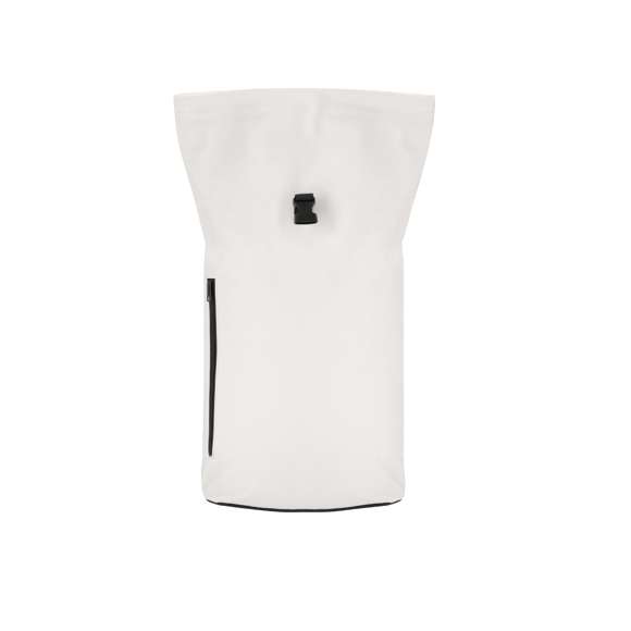 Mochila de suave PU. Con bolsillo principal y sistema de cierre de hebilla. Interior de gran capacidad con compartimento acolchado para portátiles de hasta 15 pulgadas. Espalda acolchada. Cintas ajustables y acolchadas.