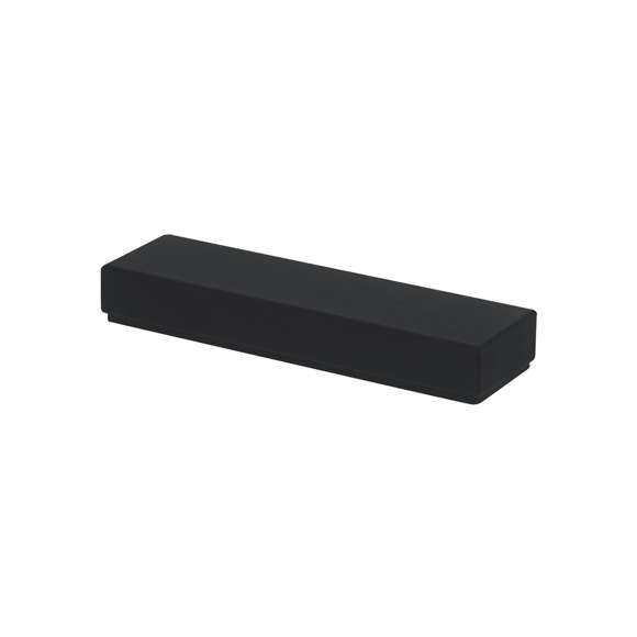 Set de bolígrafo y roller fabricados en Aluminio Reciclado, en elegante diseño negro mate con distinguidos accesorios en acabado oro rosa. Bolígrafo de mecanismo giratorio y roller con capucha, ambos con clip metálico. En tinta azul y logotipo de Aluminio Reciclado. Presentación en elegante estuche negro.El Aluminio Reciclado es un material con posibilidades de reciclaje casi infinitas, sin perder sus propiedades originales y consumiendo menos energía en este proceso.Certificación GRS (Global Recycled Standard / Estándar de Reciclaje Global), que garantiza el origen reciclado del material usado para fabricar el producto.