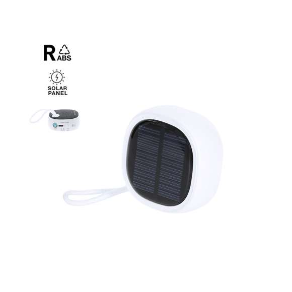 Altavoz solar fabricado en combinación de materiales reciclados (ABS Reciclado y RPET). Con 3W de potencia y conexión Bluetooth 5.3. Cuenta con batería de litio, recargable mediante el panel solar o conexión USB Tipo C -cable incluido-. Con práctica asa de transporte y distintivo RCS.El RABS es un plástico altamente reciclable de gran resistencia y con multitud de aplicaciones que lo convierten en una solución eco-friendly. Con certificación RCS, que garantiza el origen reciclado del mismo.