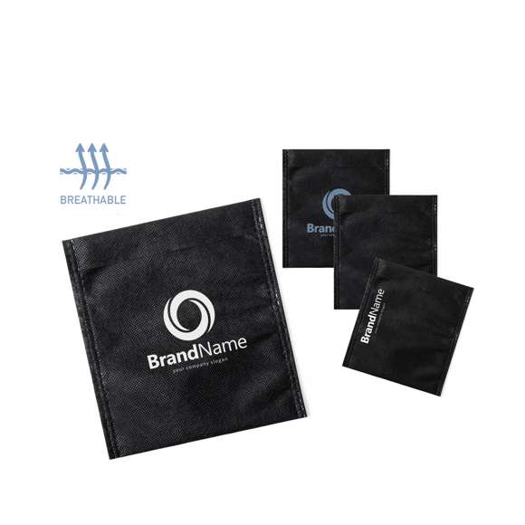 Funda multiusos fabricada en tejido non-women de color negro y acabado termosellado, transpirable y lavable. De tamaño compacto e ideal para impresión.