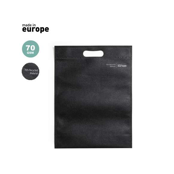 Bolsa de línea nature, fabricada en non-woven reciclado de 70g/m2. De fabricación europea, con acabado termosellado, fuelle en la base, asa reforzada troquelada y distintivo eco/made in sobre la bolsa.