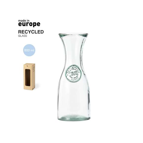 Botella de línea nature de 800ml de capacidad. De fabricación europea y hecha en vidrio reciclado GRS (Global Recycled Standard / Estándar de Reciclaje Global), que garantiza el origen reciclado del material usado para fabricar el producto. Presentado en estuche de cartón reciclado con ventana.