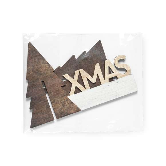 Adorno navideño con diseño árbol de navidad, fabricado en madera natural, con texto XMAS troquelado y de original acabado bicolor. Amplia superficie de marcaje, fácil montaje y distintivo Made In Europe.