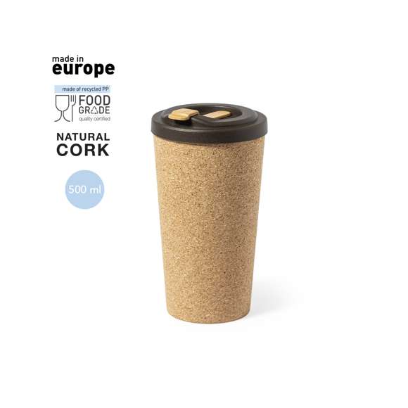 Vaso térmico de sobremesa fabricado con corcho natural de 500 ml de capacidad. Con interior y tapa abrefácil en resistente PP. Dosificador en tapa incluido y distintivo Made In Europe.