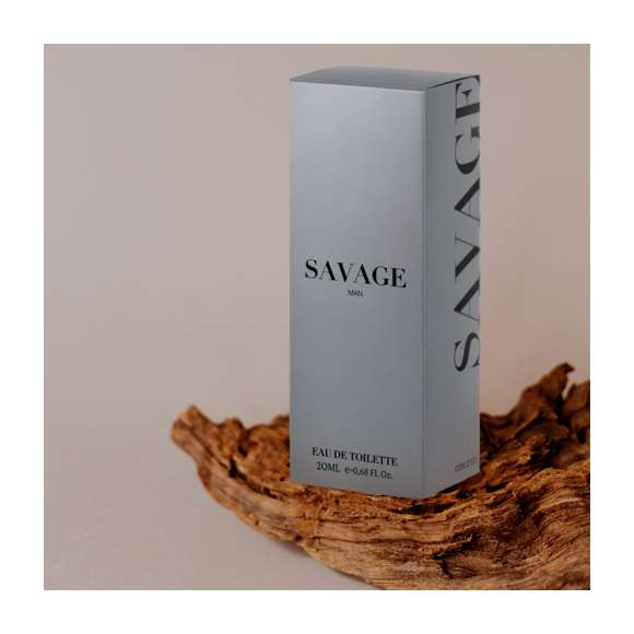 Eau de toilette para hombre Savage, con un toque distintivo el que las notas olfativas se mezclan para crear un equilibrio impecable con matices amaderados. En spray de 20 ml rellenable y con tapón transparente. Presentado en caja de diseño premium.