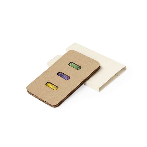 Set de cápsulas con semillas presentado en estuche troquelado de cartón reciclado con instrucciones de plantado. Este kit de huerto contiene semillas de lavanda, hinojo y eneldo.
